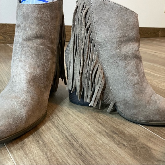 Booties - Picture 4 of 4